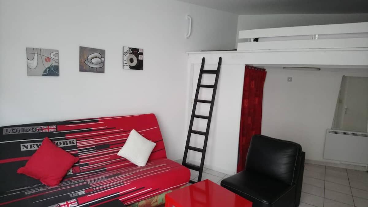 Studio Rouge A 5 Minutes De La Cathedrale Et Neoma 兰斯 外观 照片